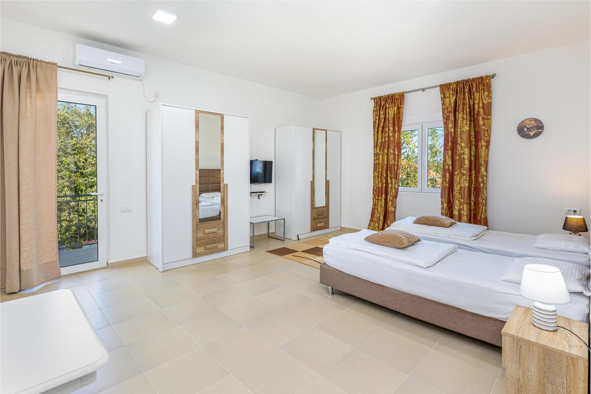 Apartments Lustica Radovici Quarto foto